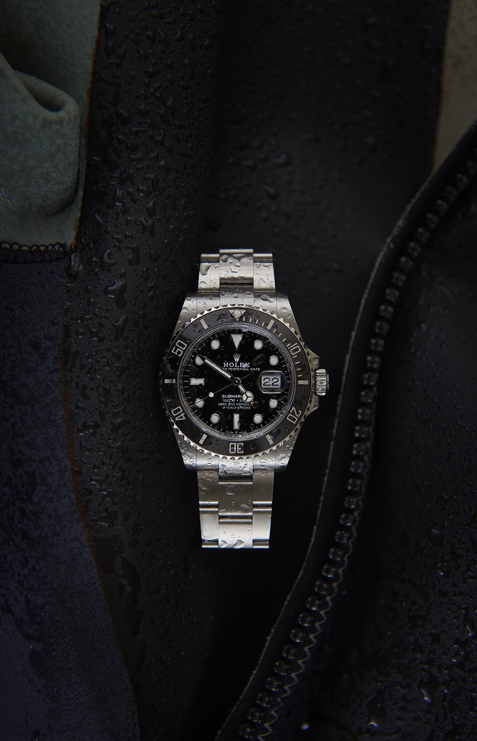 Rolex submariner date on sale wrist