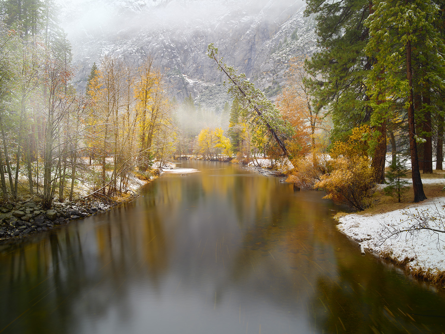 A photograph of a snowy day in Yosemite in November.